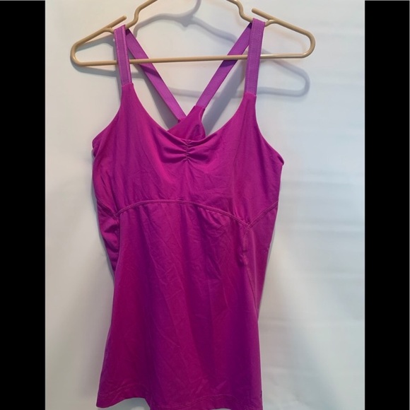 adidas Tops - Adidas workout Tank Top w/ bra